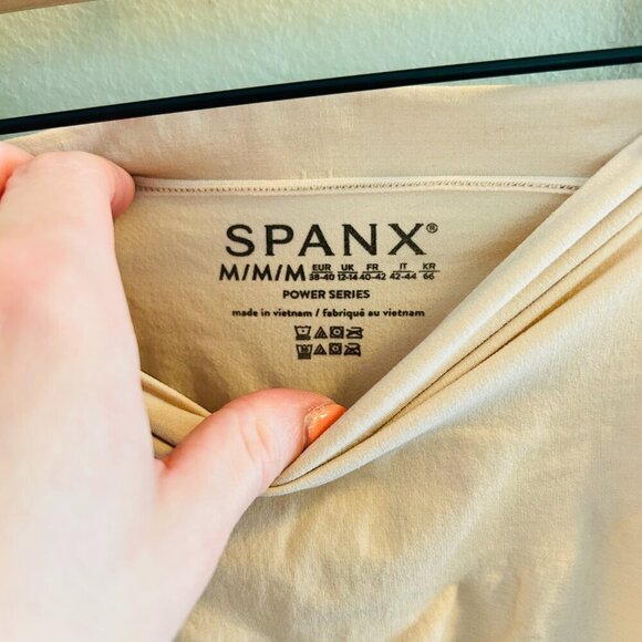 Spanx Seamless Power Mid-Thigh Short Size Medium Soft Nude Shapewear Occasion - Picture 4 of 8